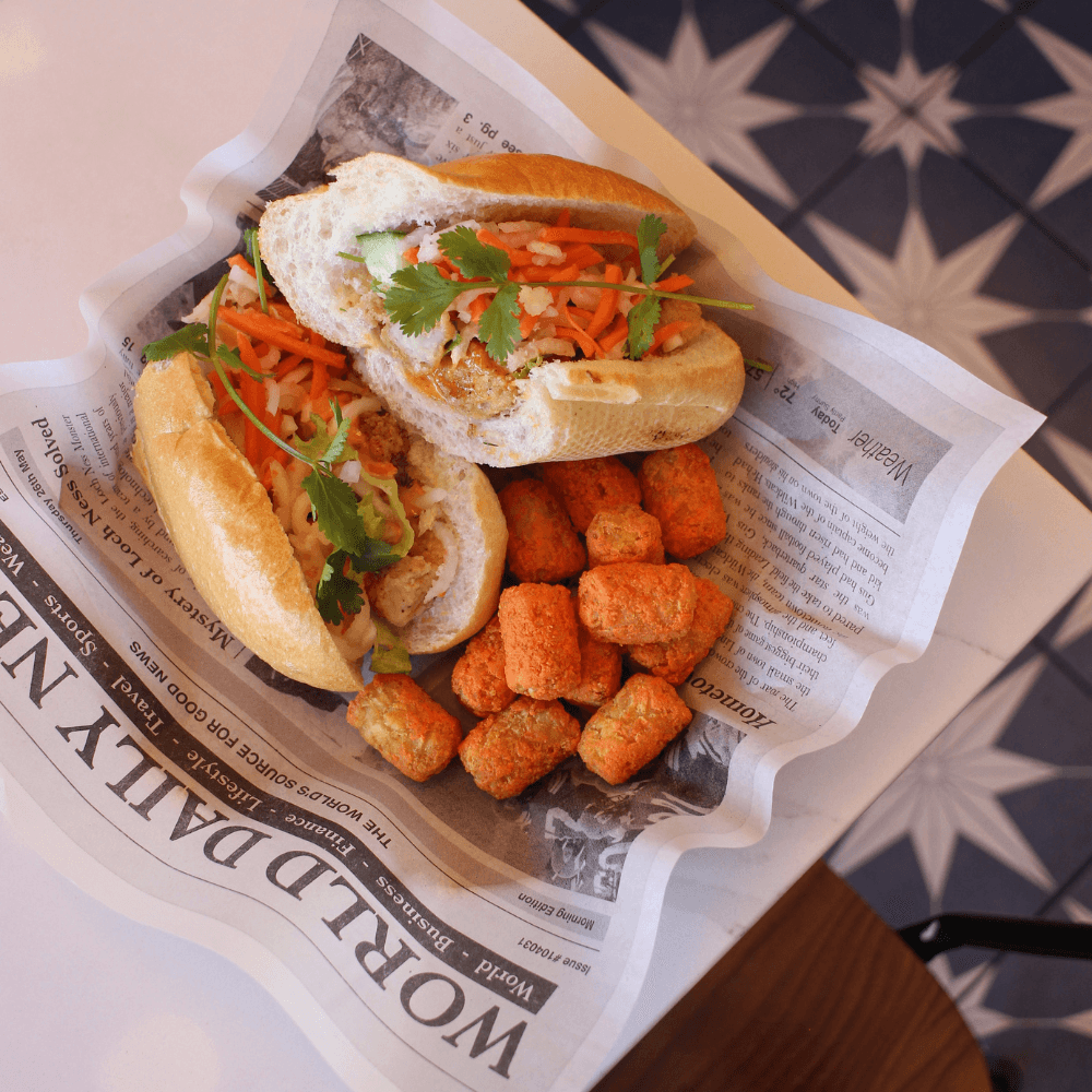 Bánh Mì Gà Nướng Tỏi Mật Ong