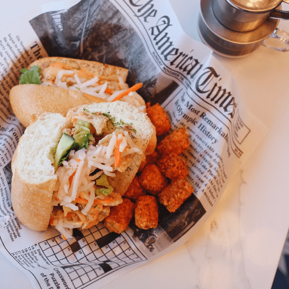 Bánh Mì Đậu Phụ Chiên Uớp Xả